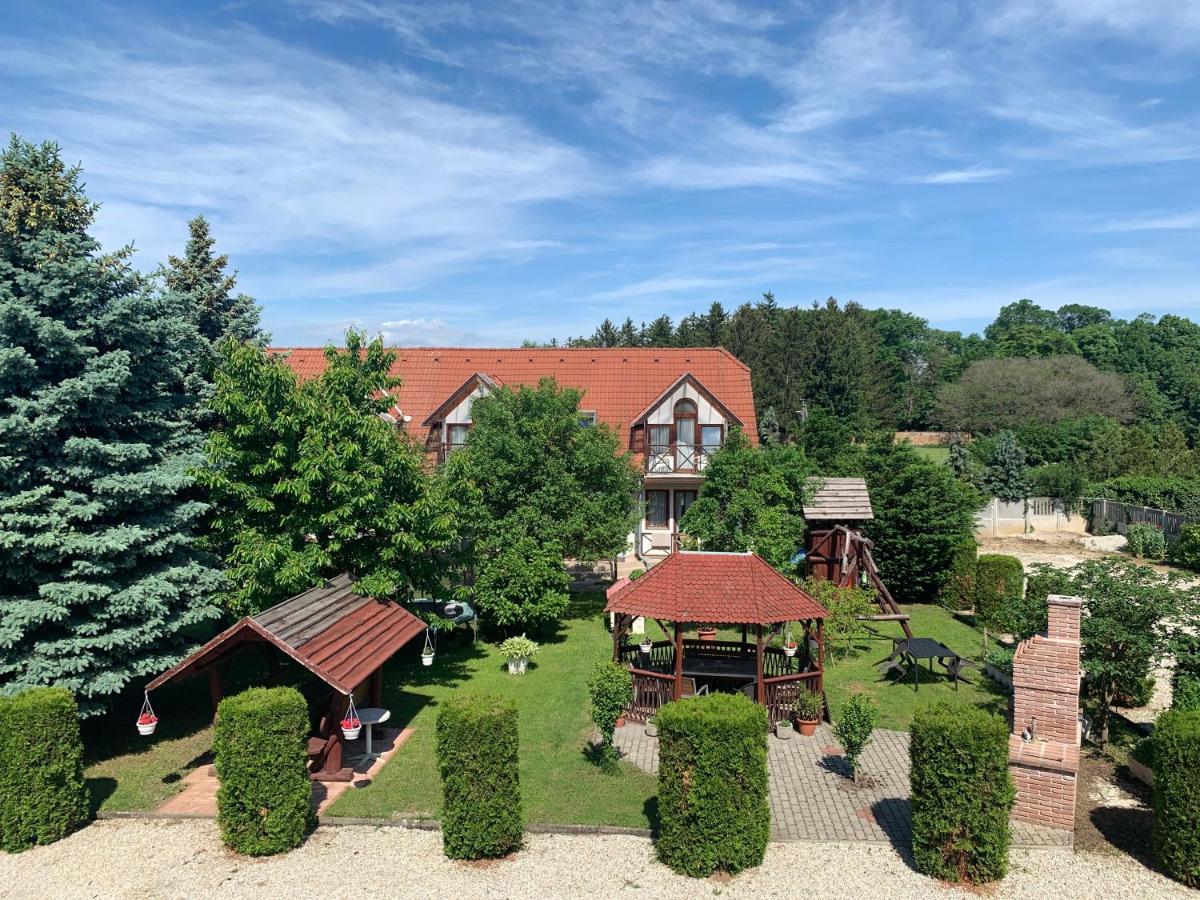 Toth Vendeghaz Hotel Bük Buitenkant foto