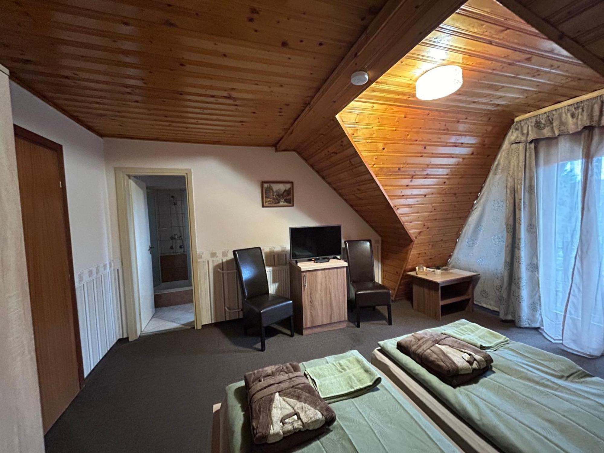 Toth Vendeghaz Hotel Bük Buitenkant foto